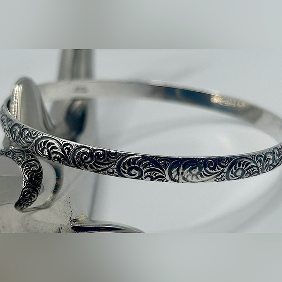 Beautiful Vintage Sterling Silver Bangle with amazing paisley design by Beau - Picture 5 of 12